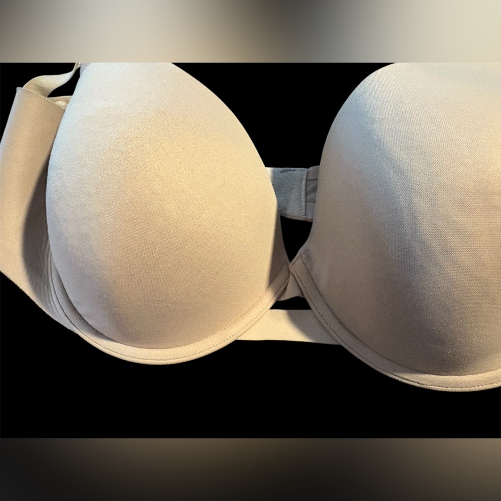 WARNER’S 01356 size 38C Nude color Bra, gently worn.